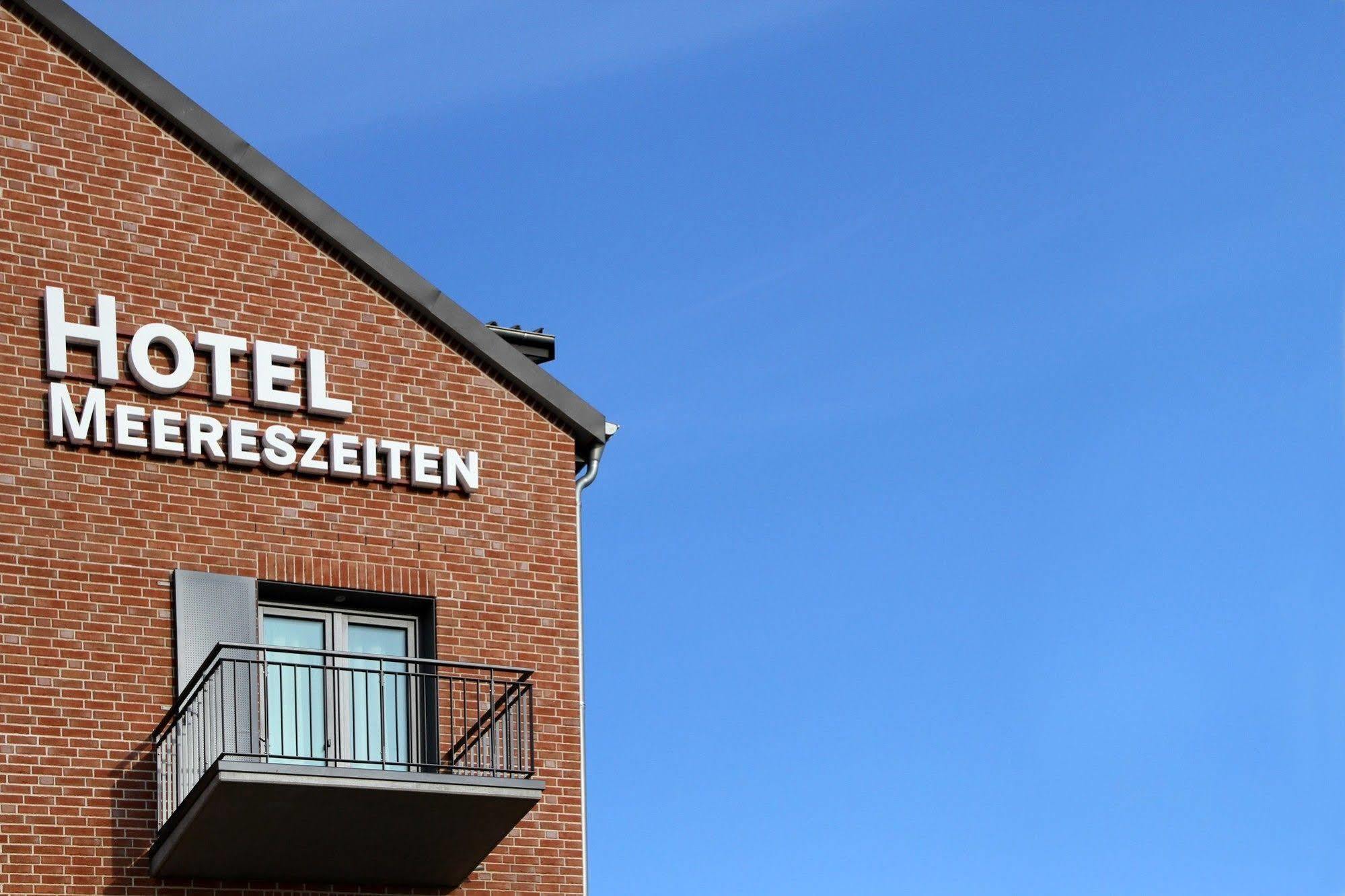 Hafenhotel Meereszeiten Heiligenhafen Exterior photo